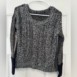 Women’s American Eagle Knit Sweater-S